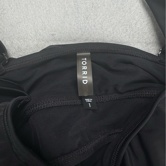 Torrid Flirt Swim Collection Black Flounce Bikini Bathing Suit Top 14/16 - Picture 6 of 9